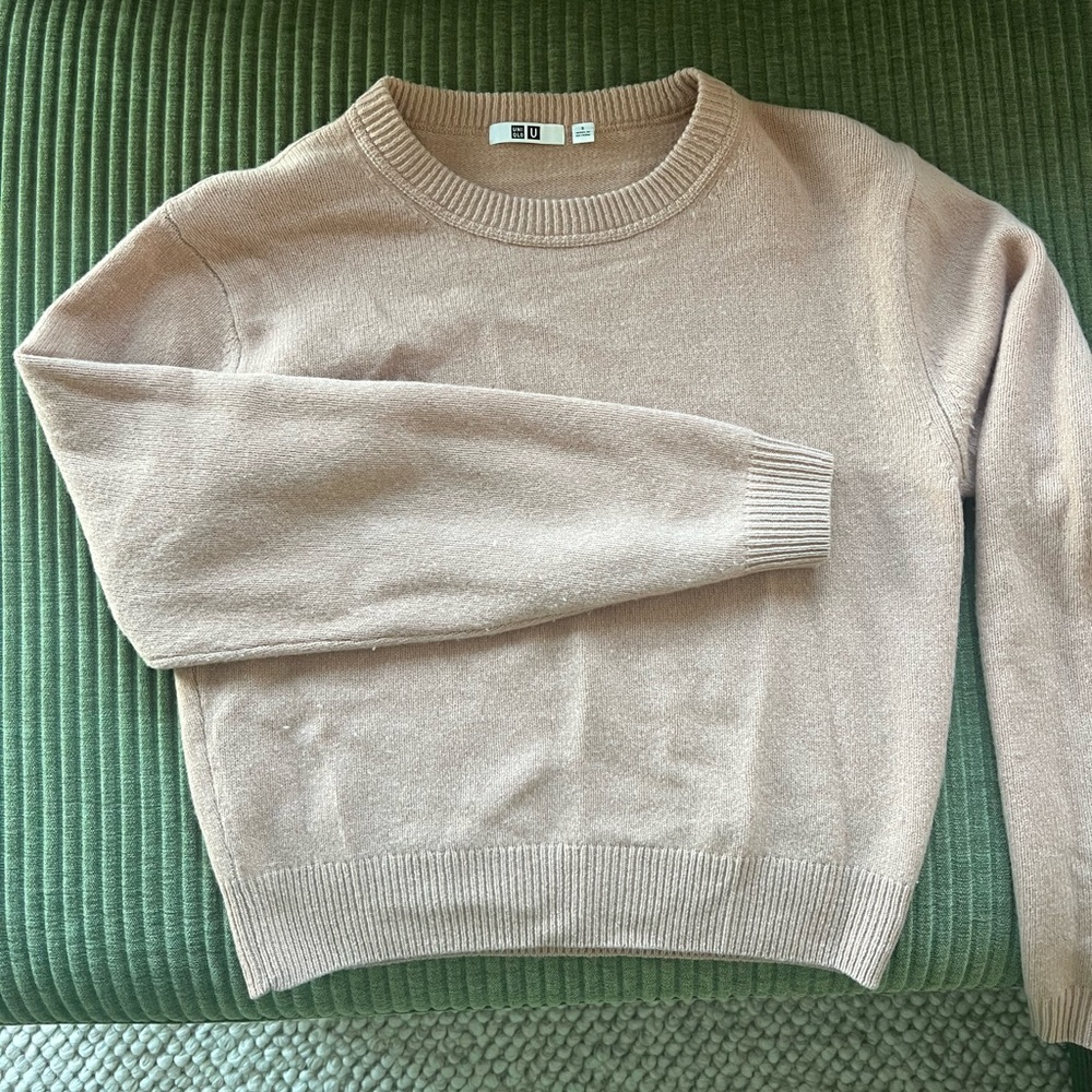 Uniqlo tan sweater - Sz S